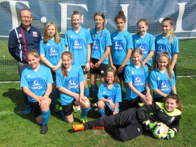 Fußballmädchen nicht zu stoppen
