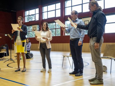 Einstimmung und Begrüßung