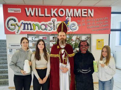 Nikolaus und Krampus in der Schule
