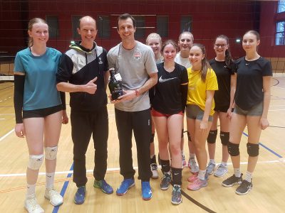 Damen-Volleyball-Nationalteamtrainer zu Gast im Gymnasium